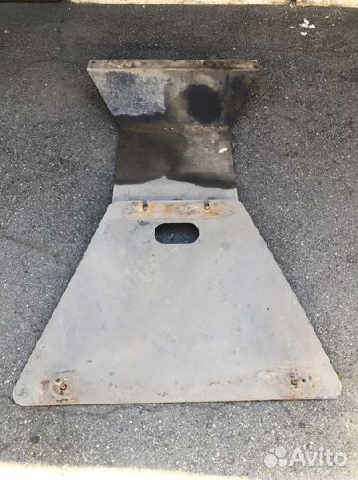 Продам защиту двигателя