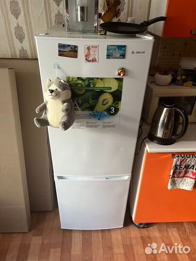Продан холодильник б/у 1 год в отличном состоянии