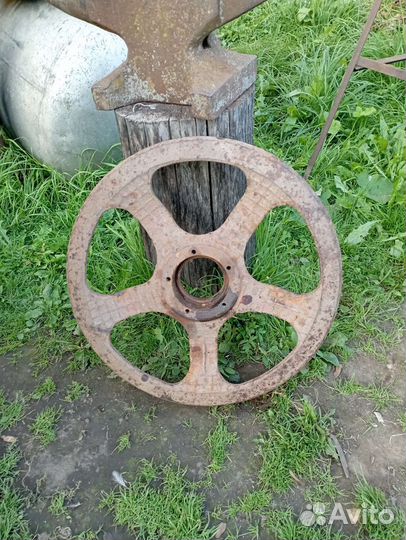 Направляющее колесо дт 75м