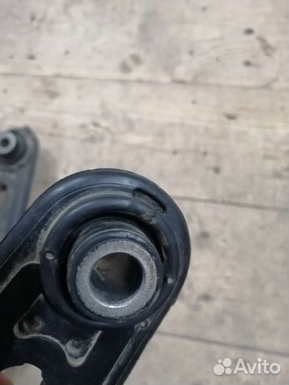 Опора двигателя задняя Nissan tiida