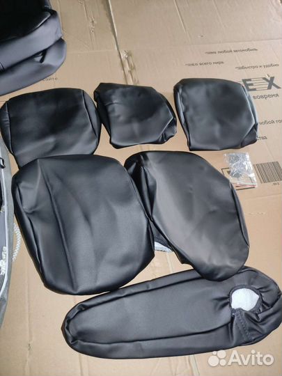 Чехлы Рено Каптюр, черные, экокожа