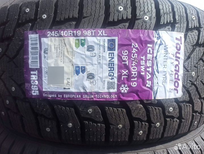 Tourador Ice Star TSW1 245/40 R19 и 275/35 R19 100T