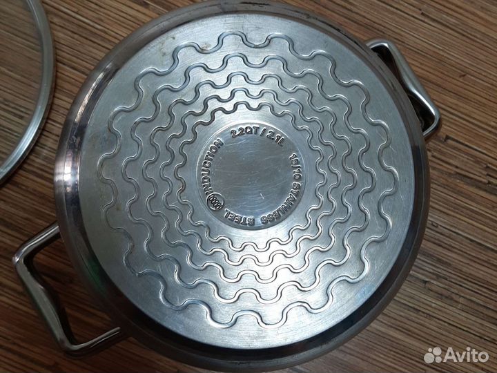 Кастрюля фирменная Tefal (Франция) обьем 2,2л