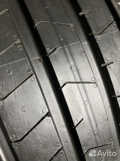 Pirelli P Zero 275/35 R20 102Y