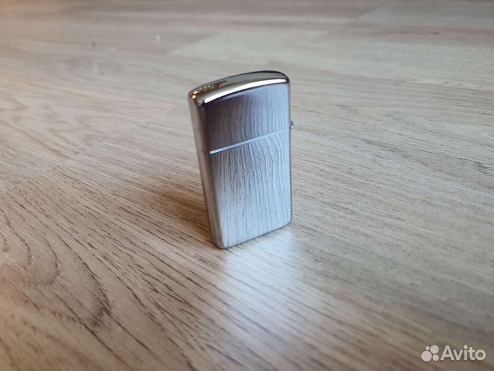 Узкая зажигалка Zippo Slim Hi Pol Chrome 1610