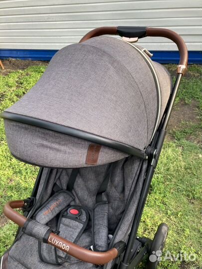 Прогулочная коляска luxmom