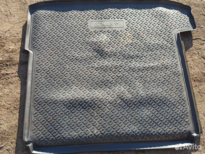 Обшивка багажника opel astra j