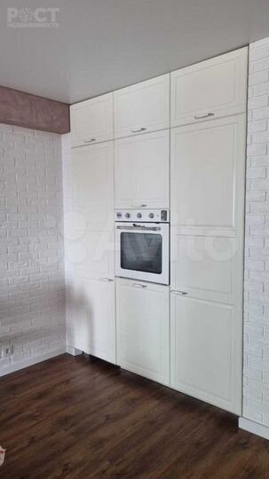 4-к. квартира, 94 м², 1/9 эт.