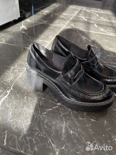 Тефли на платформе