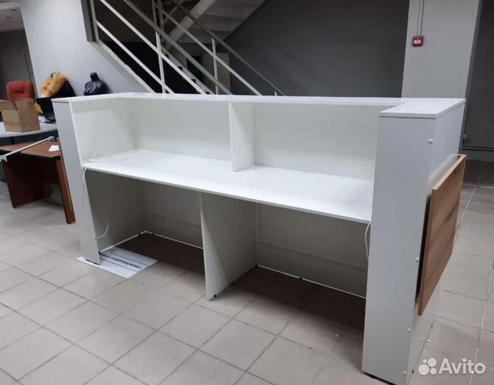 Новая Стойка Администратора Белый / Вотан