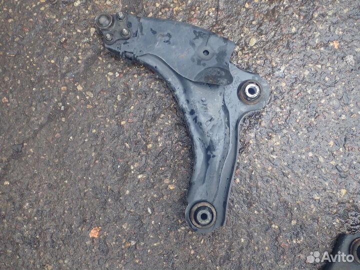 Рычаг подвески Renault Laguna 2, 2005