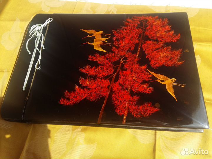 Винтажный лаковый альбом для фотографий