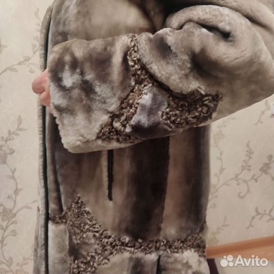 Шуба мутоновая с каракулем и норкой