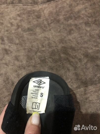 Щитки футбольные детские Umbro