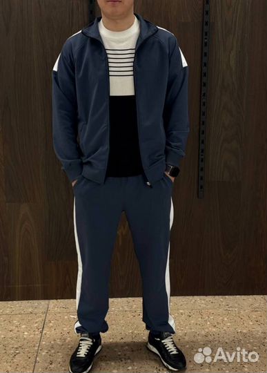 Костюм спортивный