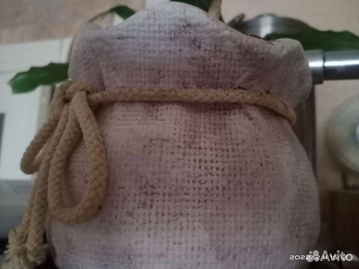 Глиняный горшок для цветов