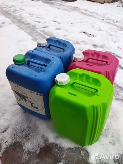 Канистры пластиковые бу 20 литров