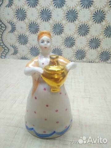 Девушка с самоваром. Дулево. Фарфор,2с