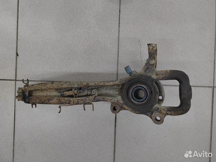 Кулак поворотный правый VW Touareg GP 7L0407258A