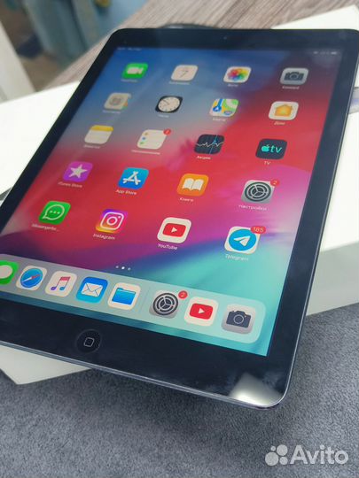 iPad Air 1st 32GB Space Gray WiFi + Sim