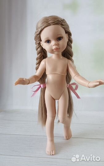 Шарнирная кукла Paola Reina