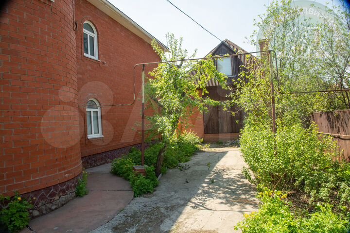 Дом 184 м² на участке 5,5 сот.