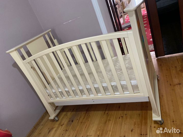 Детская кроватка