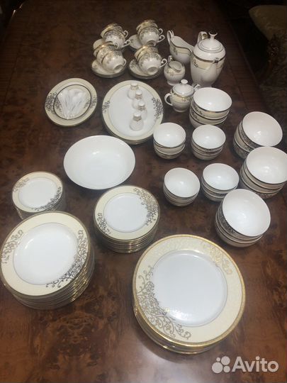 Чайнйно столовый сервиз