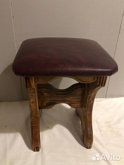 Табурет деревянный