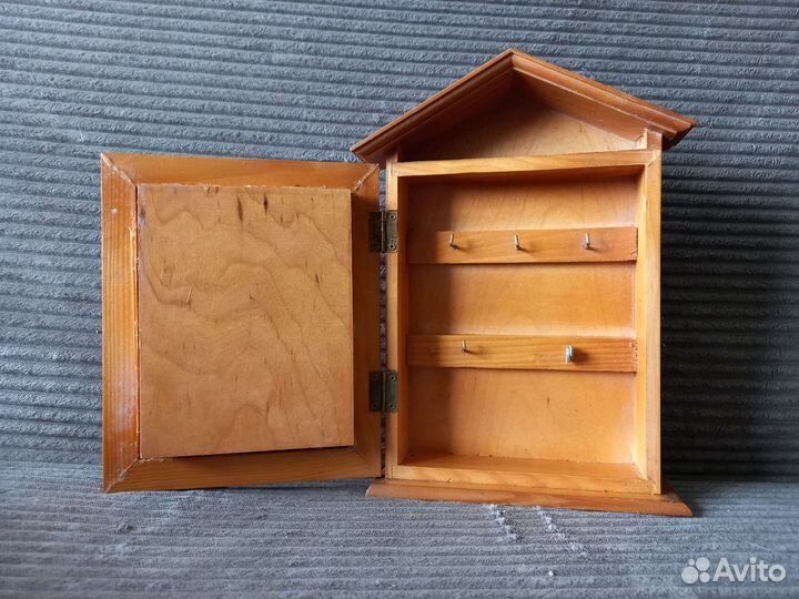 Ключница настенная