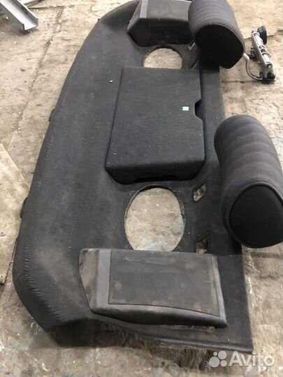 Задняя полка с подголовниками mercedes 124