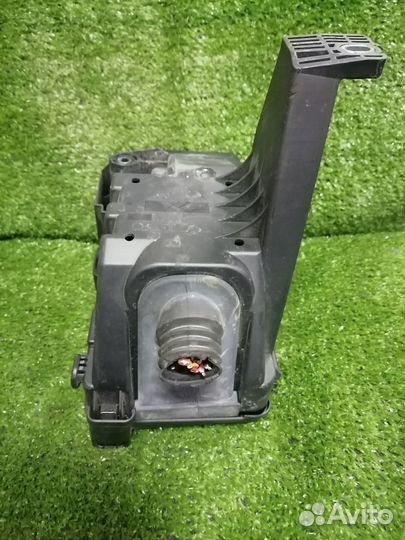 Блок предохранителей 30797010 Volvo XC70 SZ