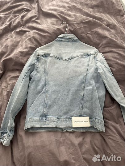 Джинсовая куртка calvin klein