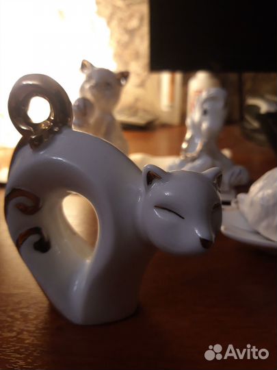 Фарфоровые фигурки животных
