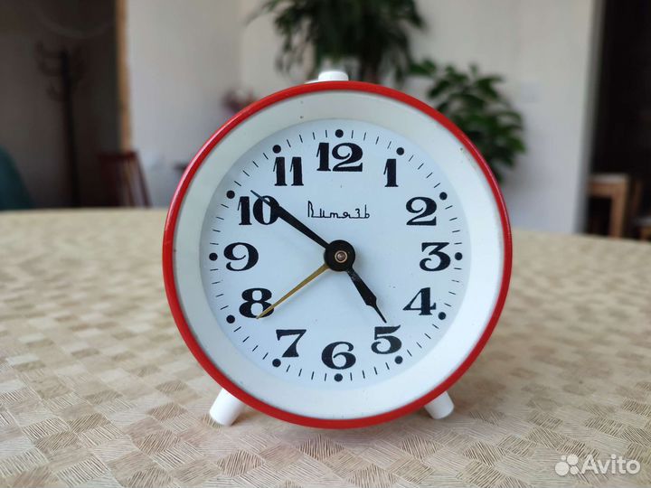 Будильник механический