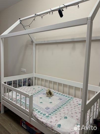 Детская кровать домик с матрасом