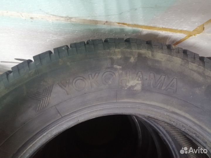 Yokohama IceGuard Stud IG65 215/65 R16 98Q