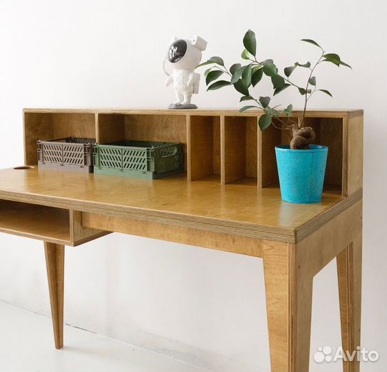 Письменный стол