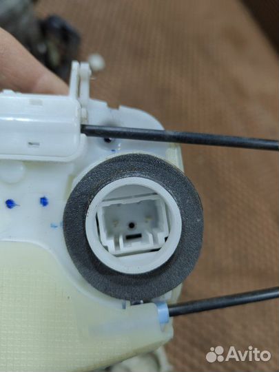 Замок двери задний правый Subaru Xv GP7 FB20B 2013