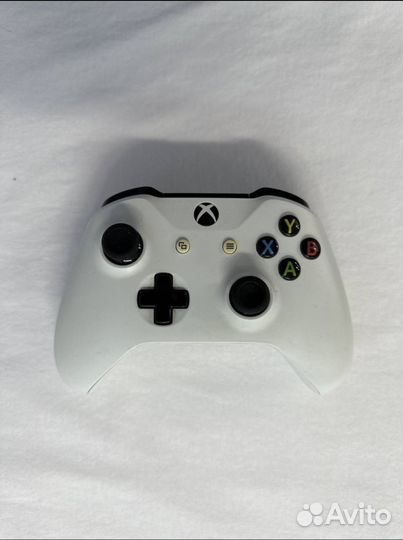 Xbox one s 1tb + GTA 5 и множество других игр