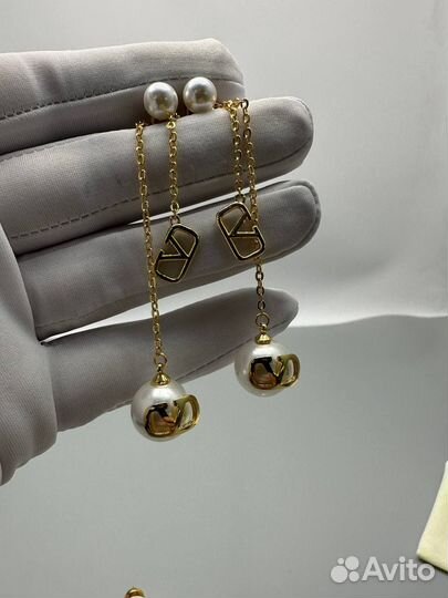 Серьги Valentino