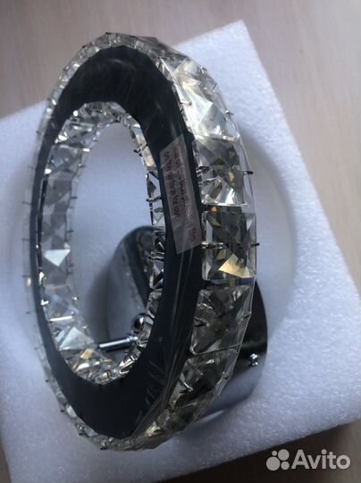 Светодиодное бра с прозрачным кольцом