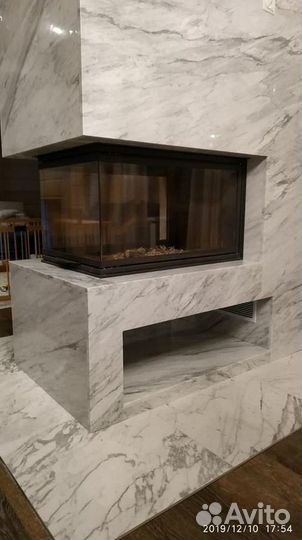 Камины из мрамора и оникса