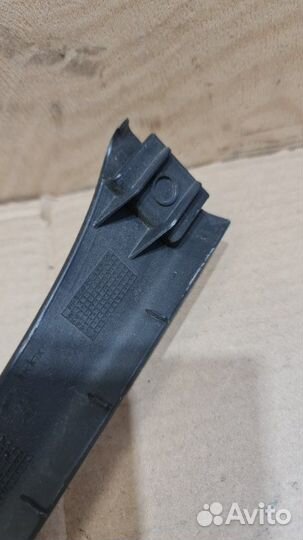 Обшивка стойки правая Volkswagen Passat B6 1800CC