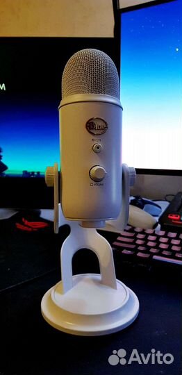 Микрофон Blue Yeti Whiteout