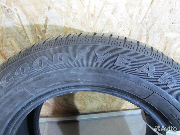 Goodyear Eagle Touring 225/60 R16