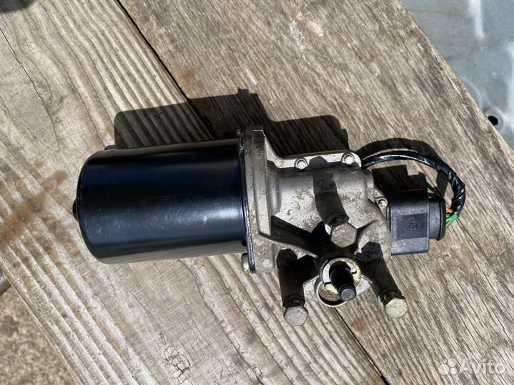 Мотор стеклоочистителя VW Golf4 Bora Jetta