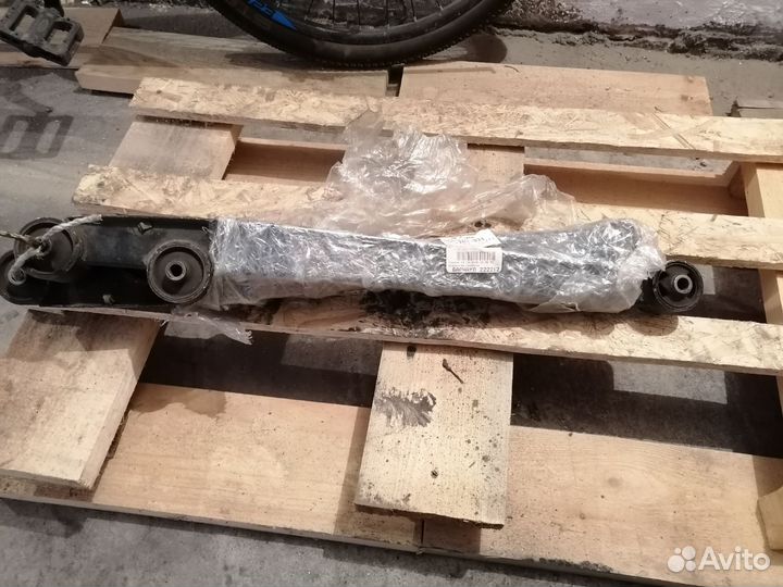 Рычаг продольный Suzuki Swift 2000 г
