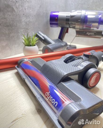 Вертикальный беспроводной пылесос dyson v11s