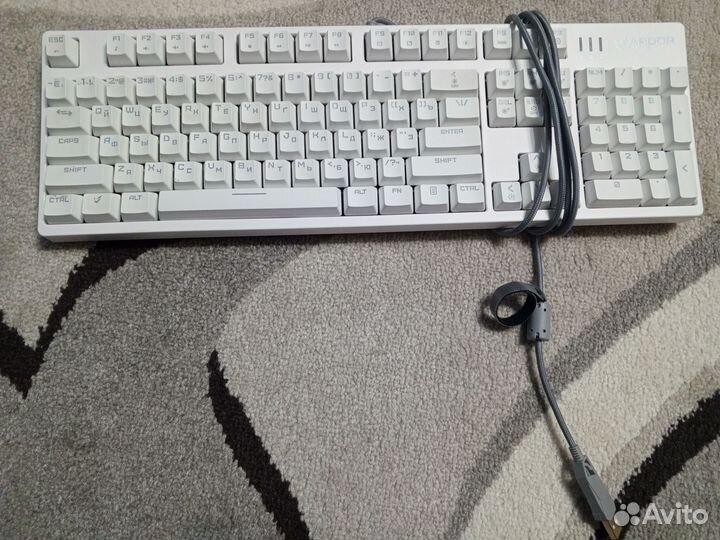 Игровая механическая клавиатура белая